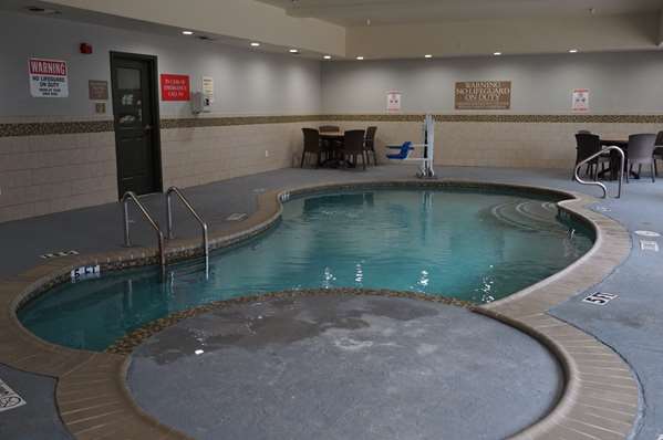 Pool - La Quinta Inn & Suites South Tyler