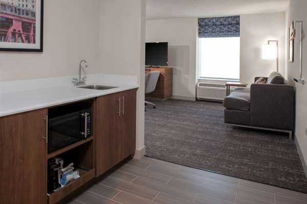  - Hampton Inn & Suites Burr Ridge
