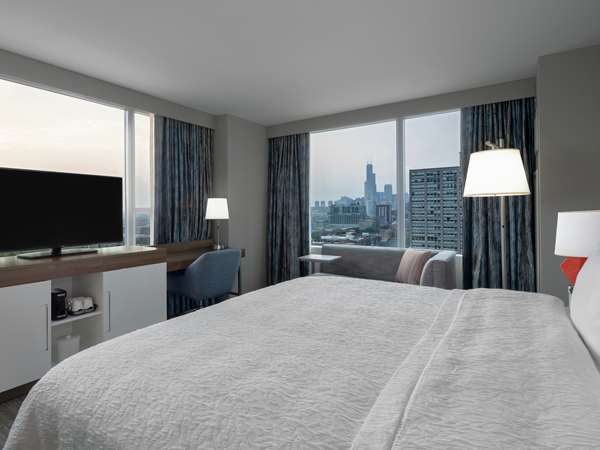 - Hampton Inn McCormick Place Chicago - I-55, Exits 293A & 293C