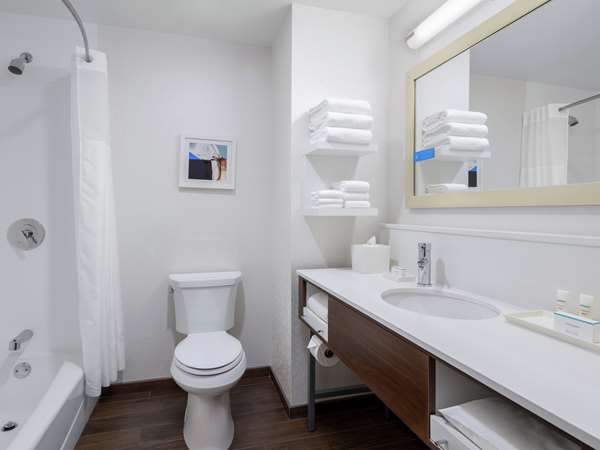  - Hampton Inn McCormick Place Chicago - I-55, Exits 293A & 293C