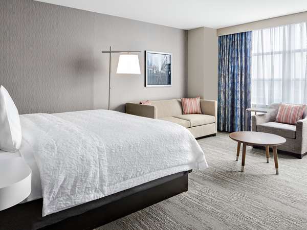  - Hampton Inn McCormick Place Chicago - I-55, Exits 293A & 293C