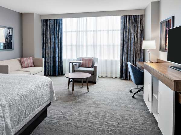  - Hampton Inn McCormick Place Chicago - I-55, Exits 293A & 293C