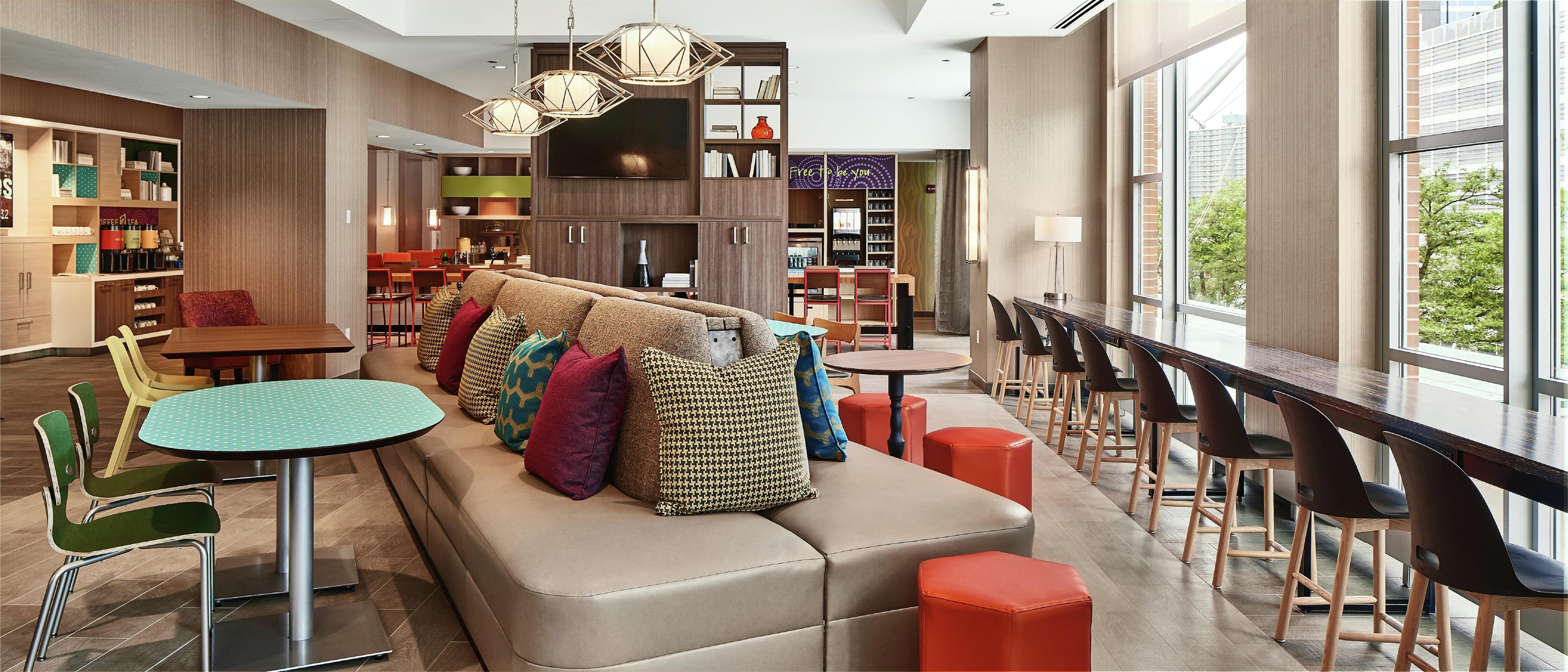 Lobby | Home2 Suites by Hilton Chicago McCormick Place