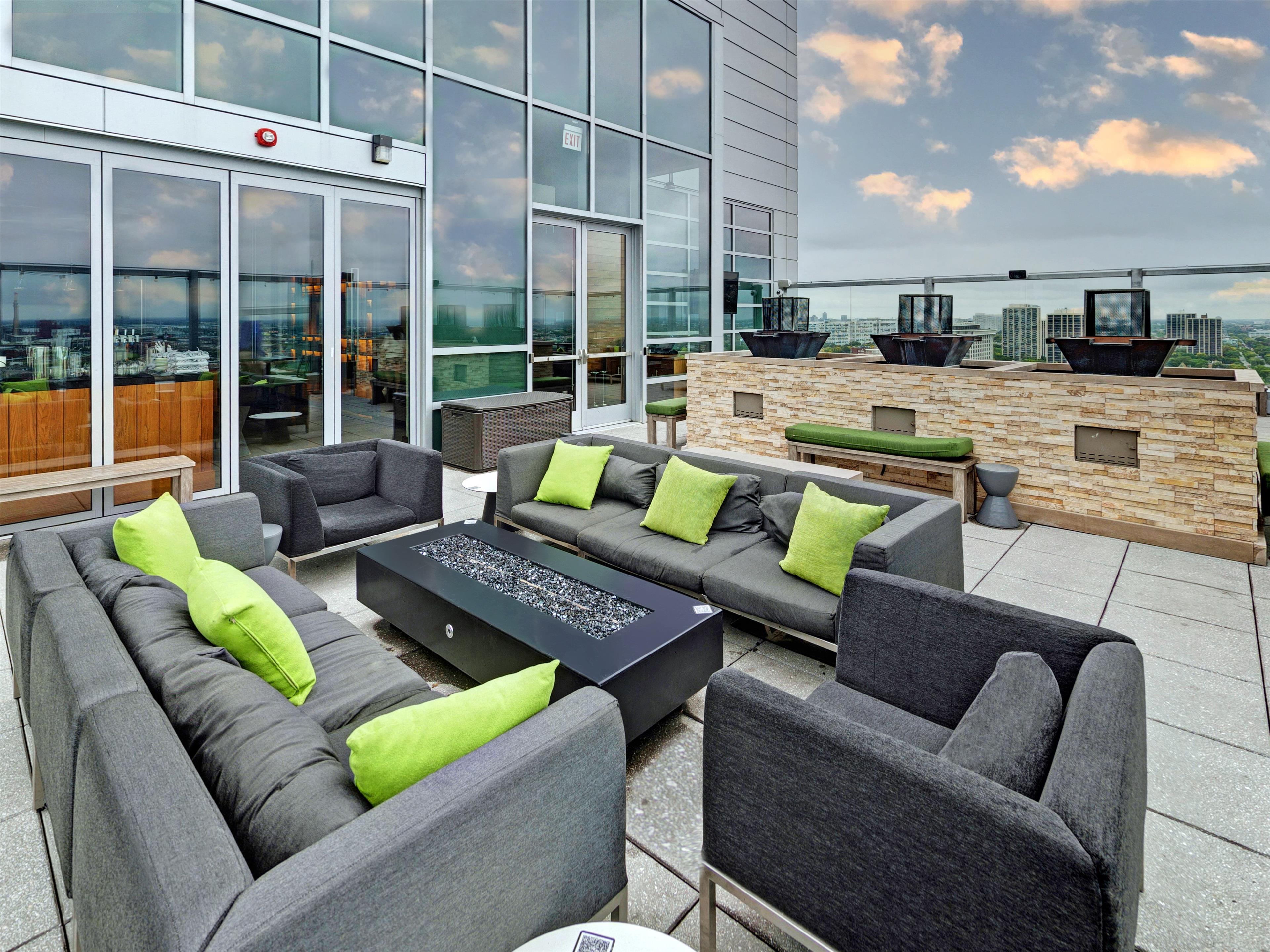Exterior | Hilton Garden Inn Chicago McCormick Place