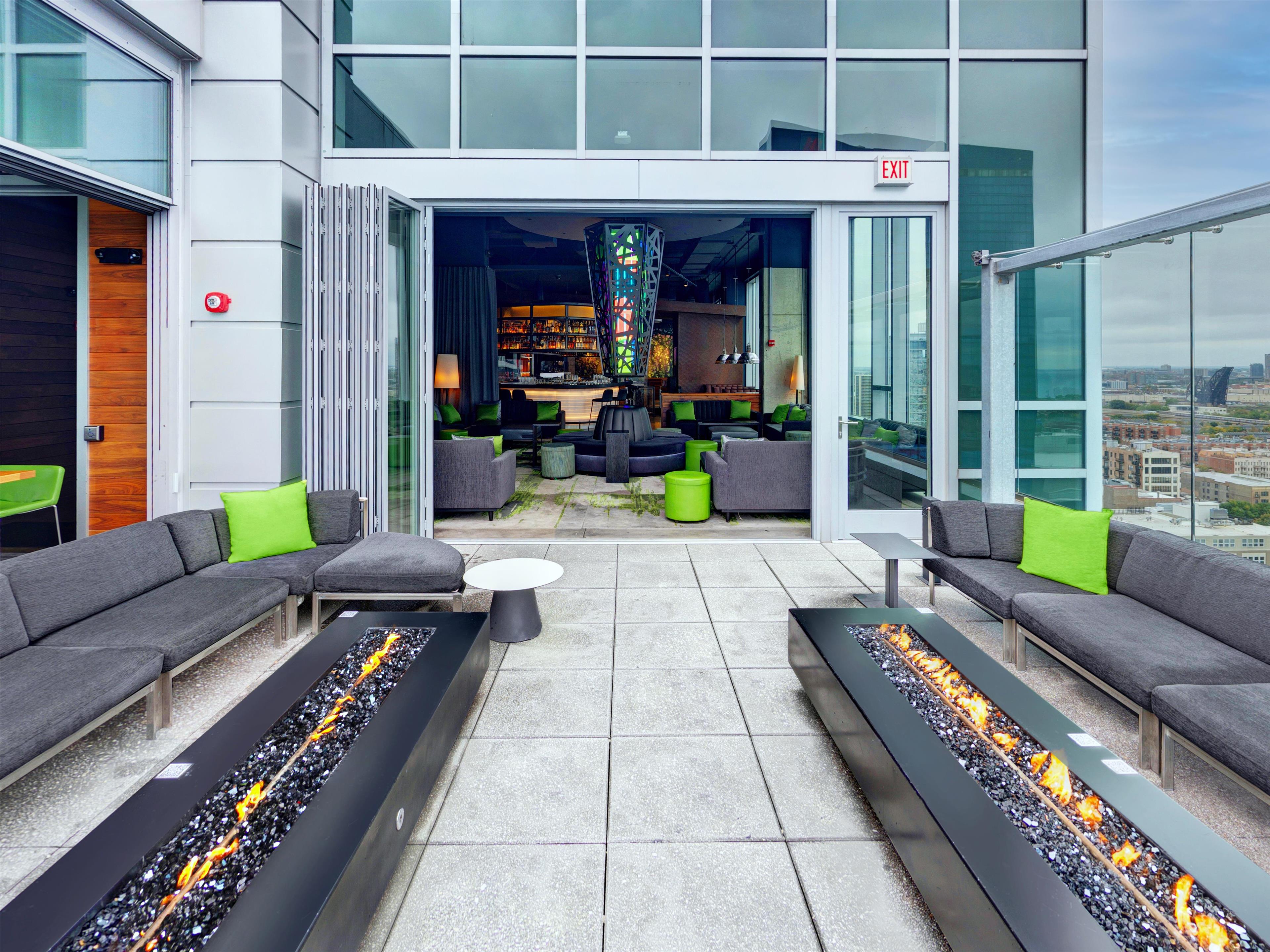 Exterior | Hilton Garden Inn Chicago McCormick Place