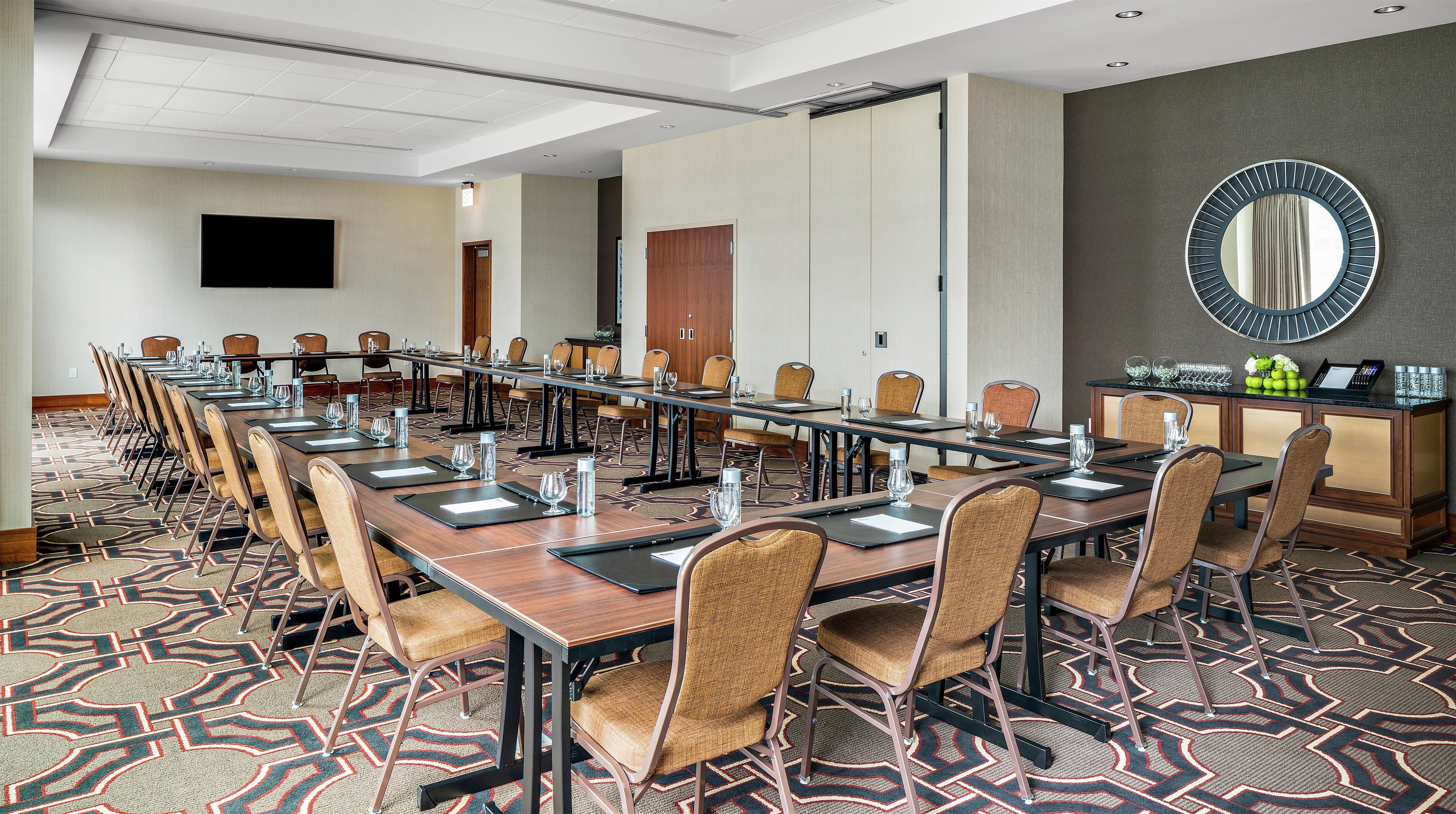 Meeting Room | Hilton Garden Inn Chicago McCormick Place