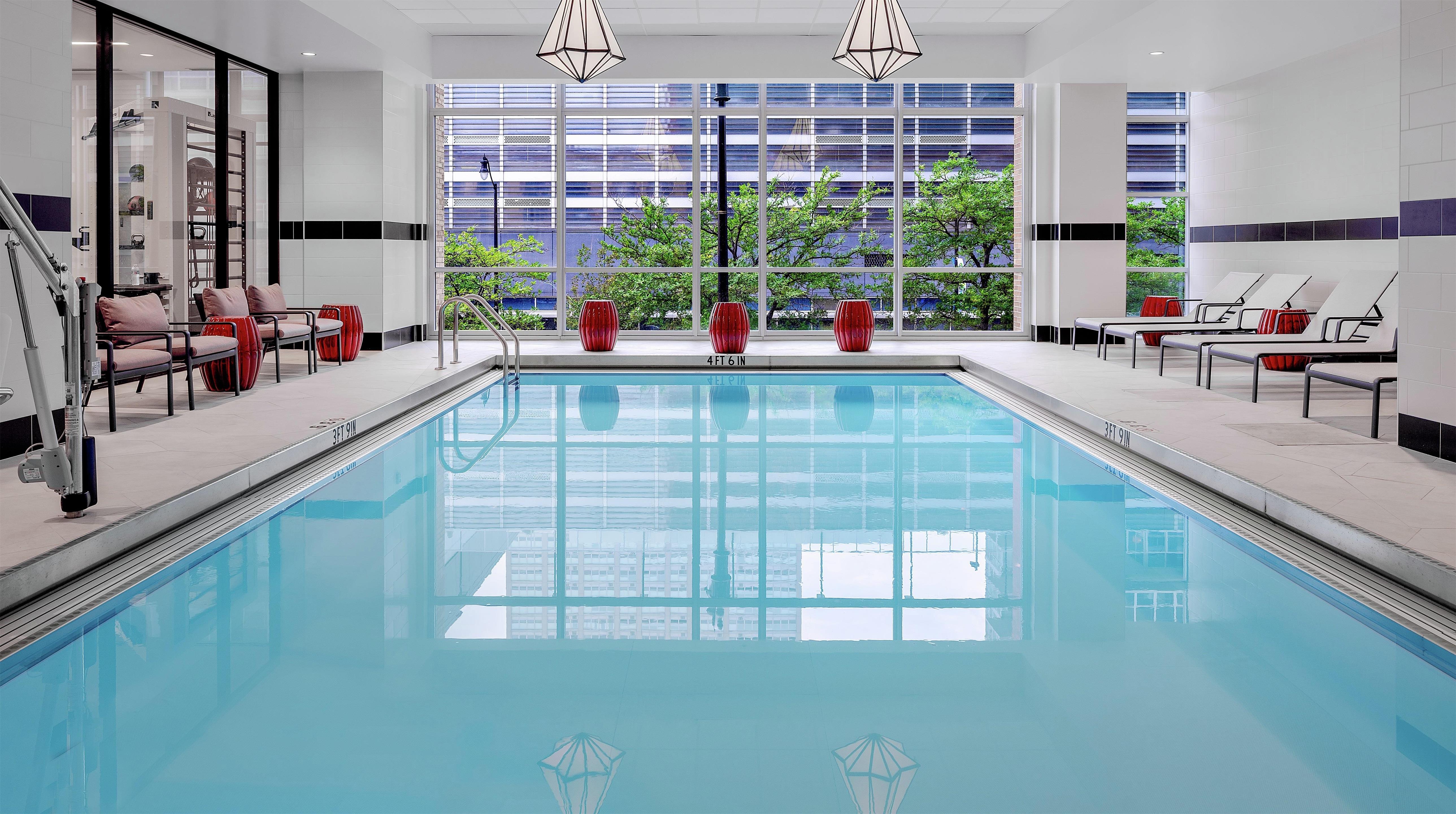 Pool | Hilton Garden Inn Chicago McCormick Place