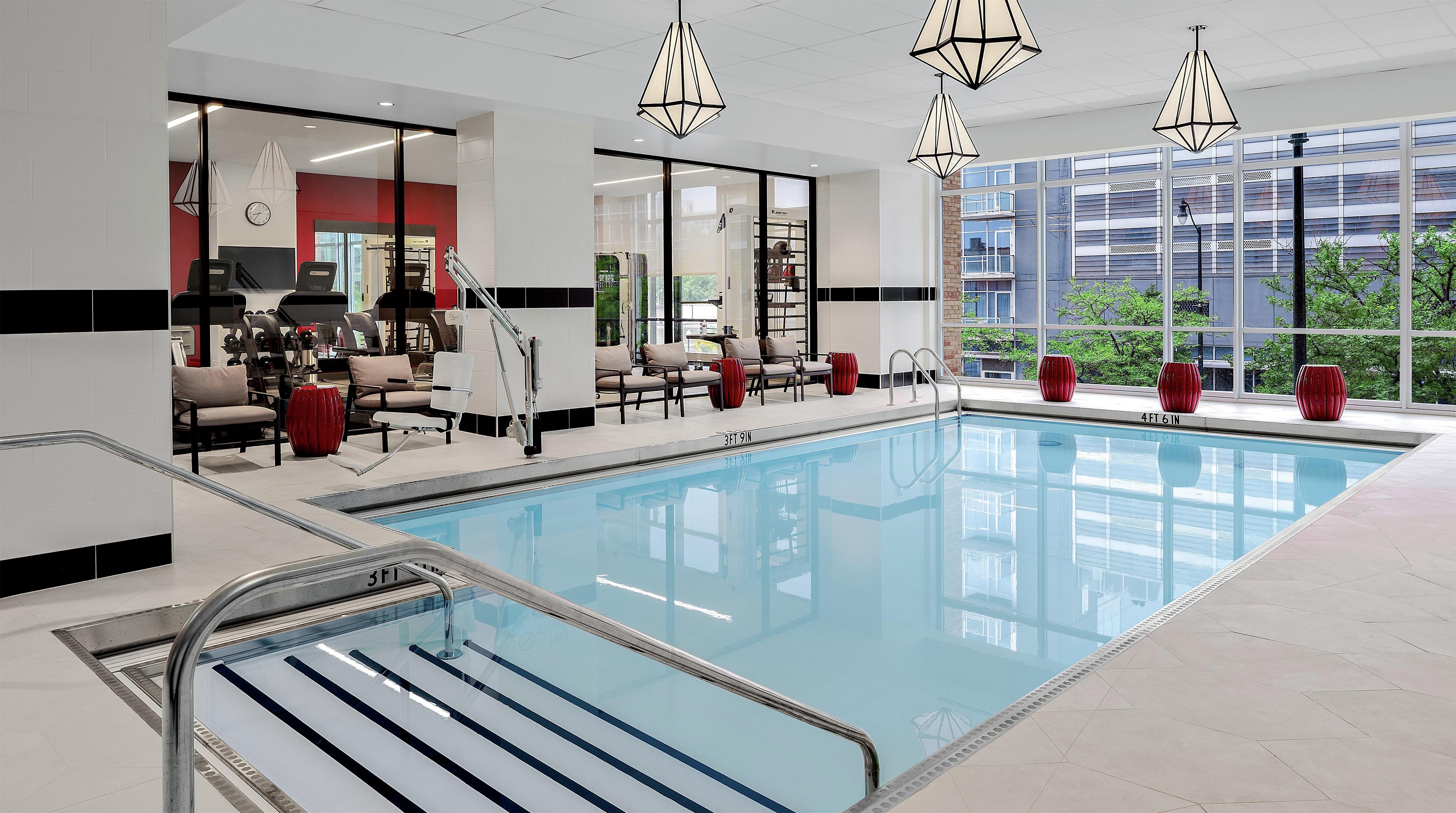 Pool | Hilton Garden Inn Chicago McCormick Place