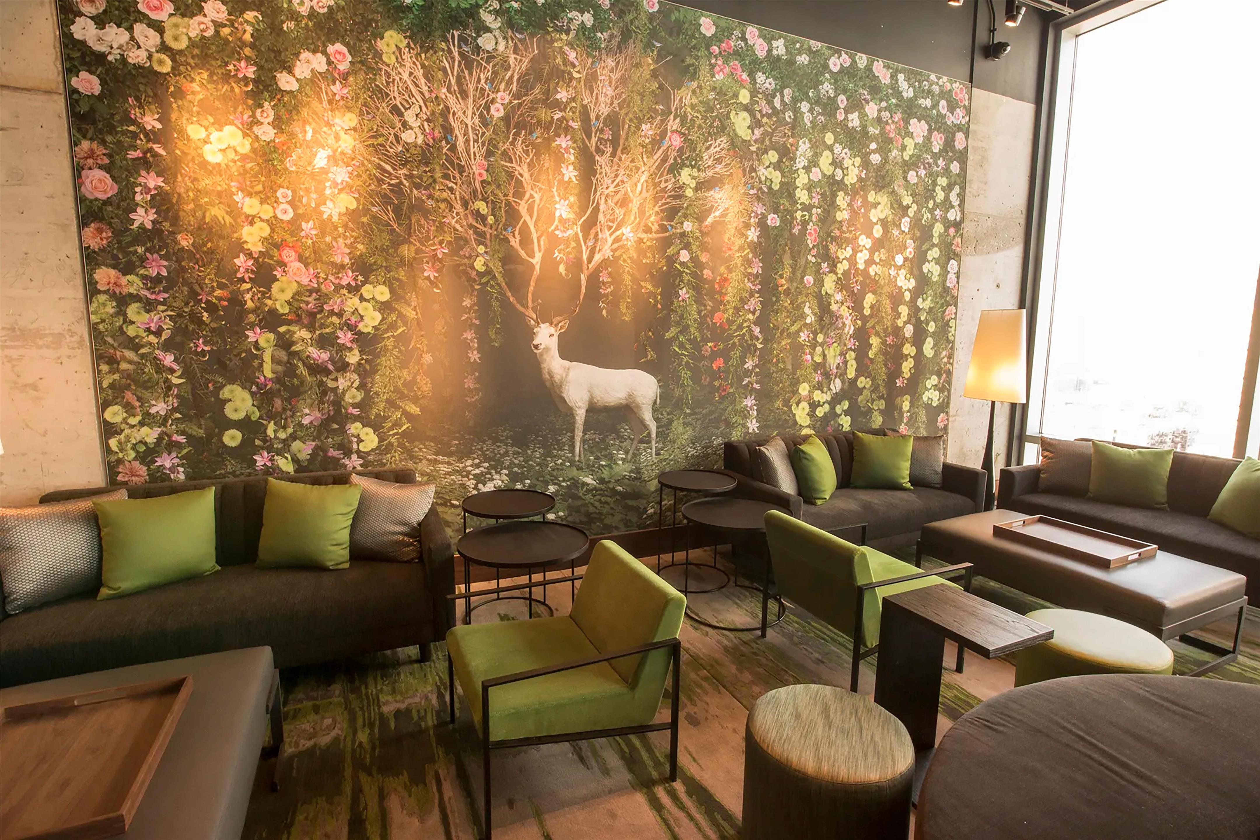 Restaurant | Hilton Garden Inn Chicago McCormick Place