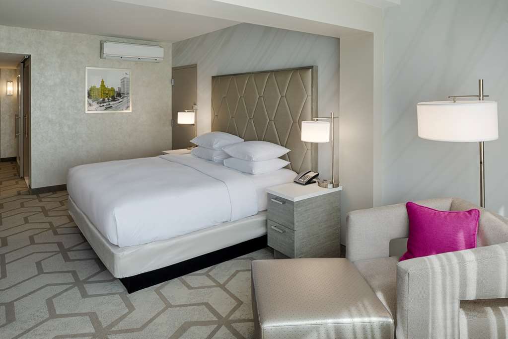 The Kingsley Bloomfield Hills - a DoubleTree by Hilton Room Type - 1 K DLX MOB/HEAR ACC RIS