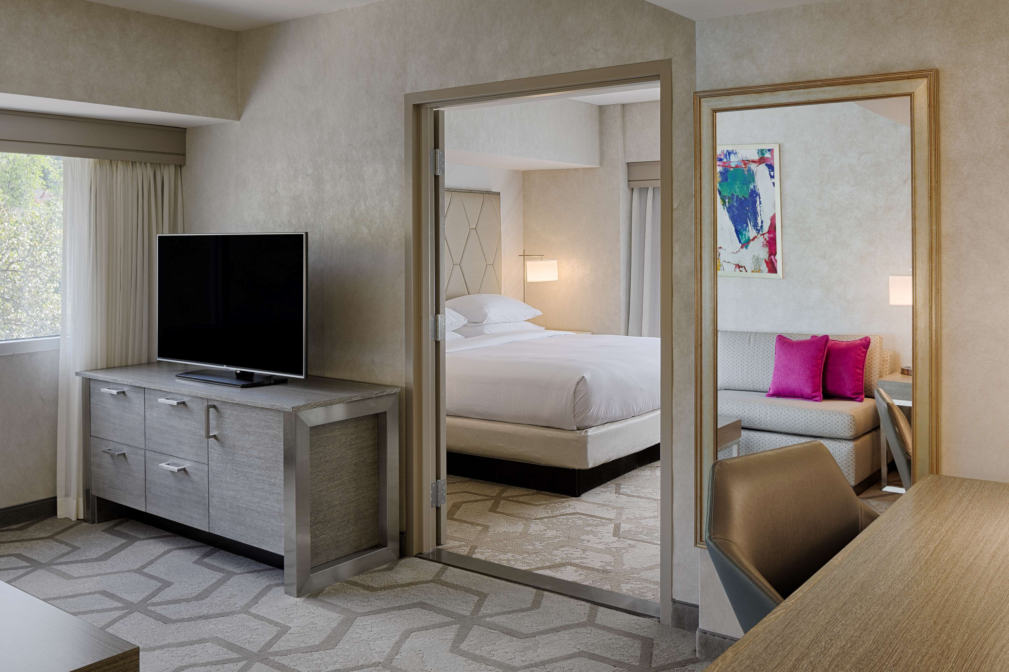 The Kingsley Bloomfield Hills - a DoubleTree by Hilton Room Type - WOODWARD SUITE