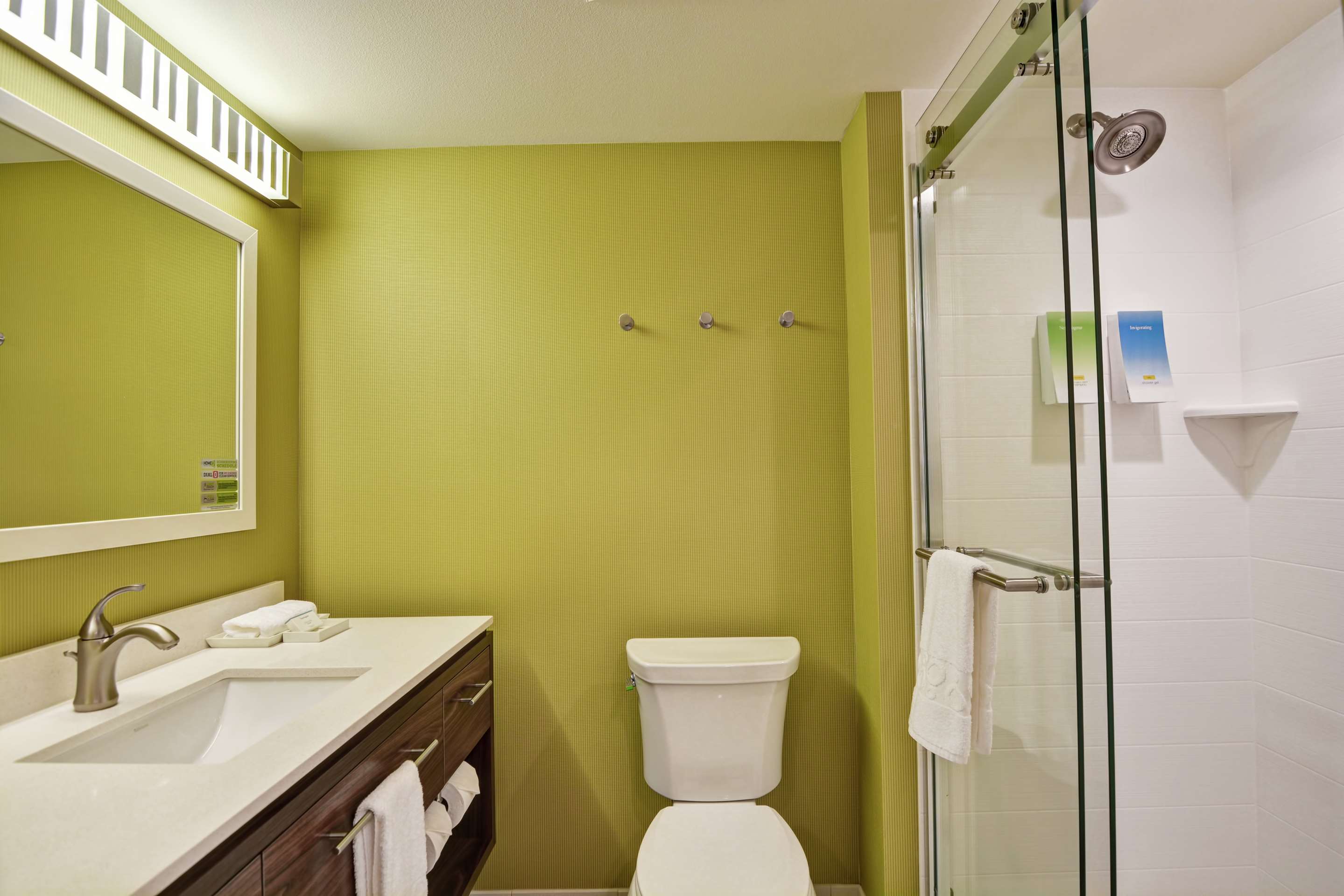 Guest room bath