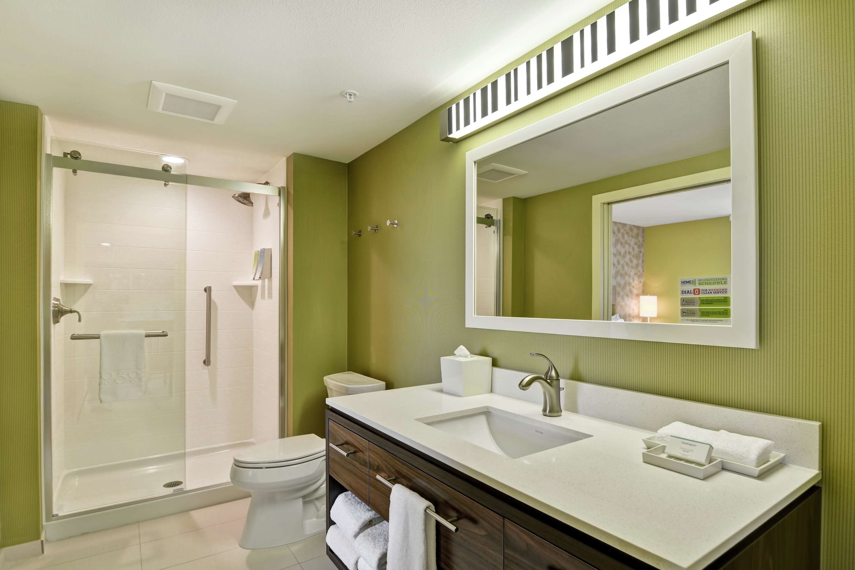 Guest room bath
