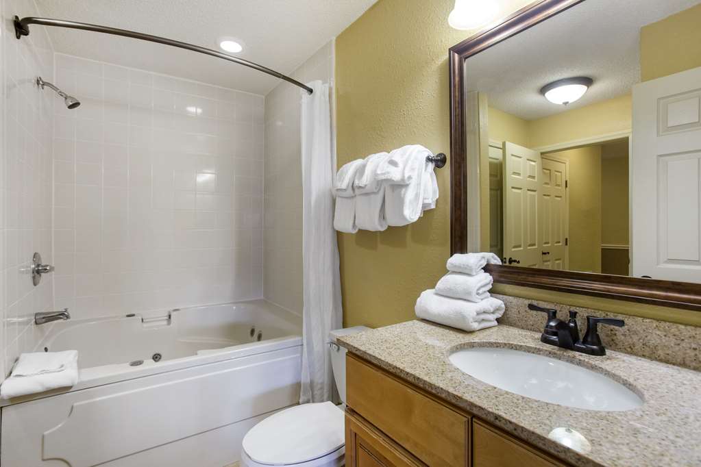 BLUEGREEN VACATIONS BLUE RIDGE VILL-guestroom-Guest Room,Bathroom,On-Site.jpg