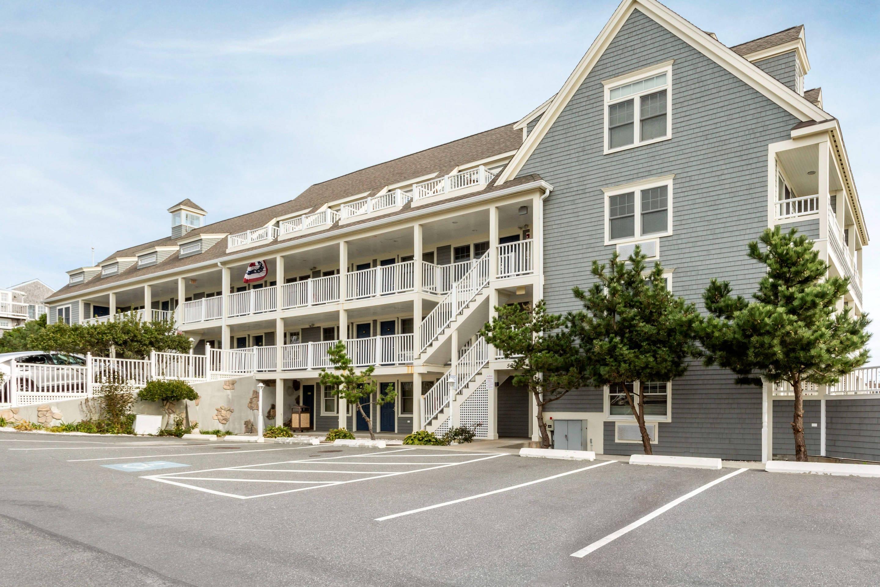 Hotel exterior | Bluegreen Vacations The Breakers, an Ascend Resort