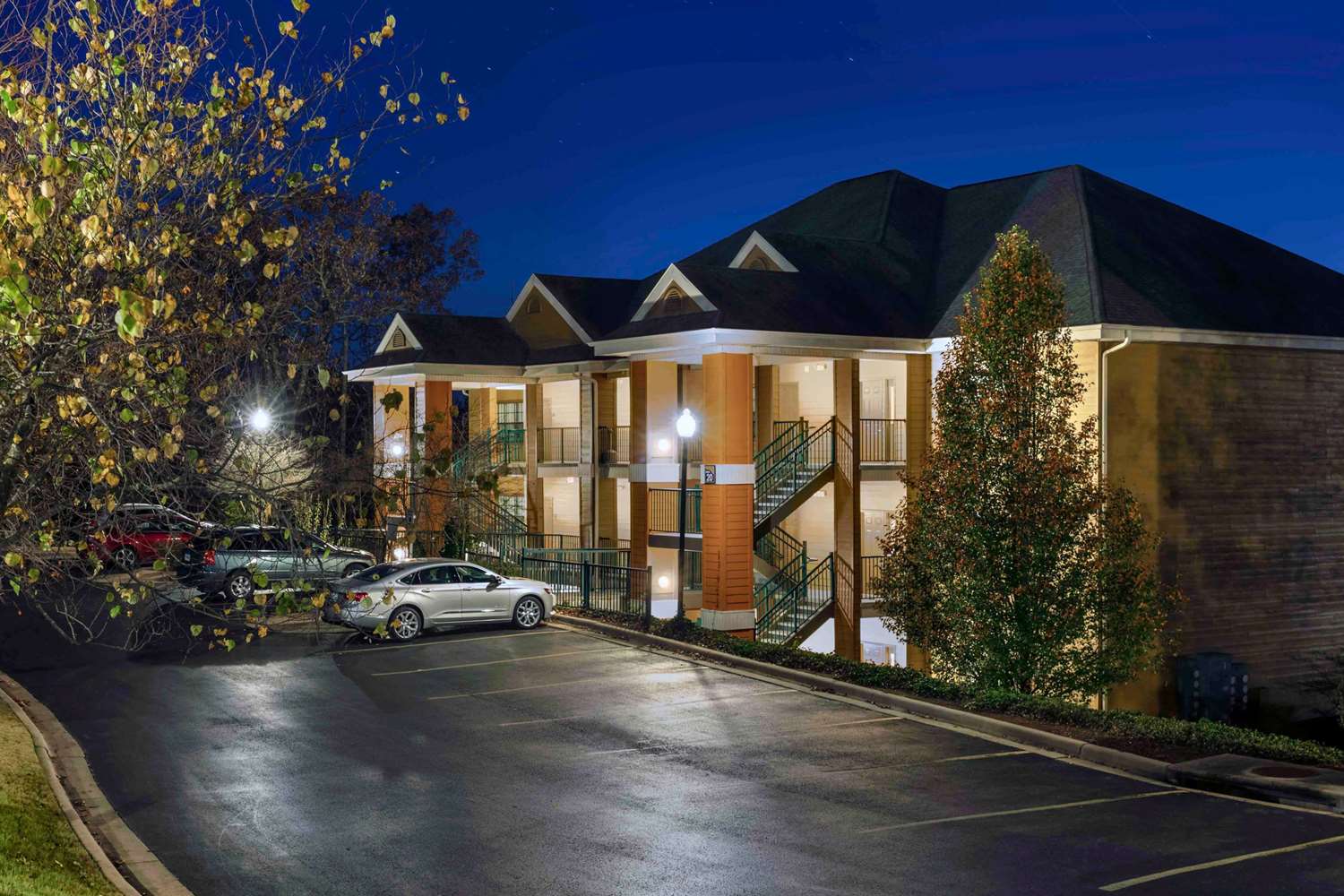 bluegreen-vacations-the-falls-village-resort-branson-mo-see-discounts