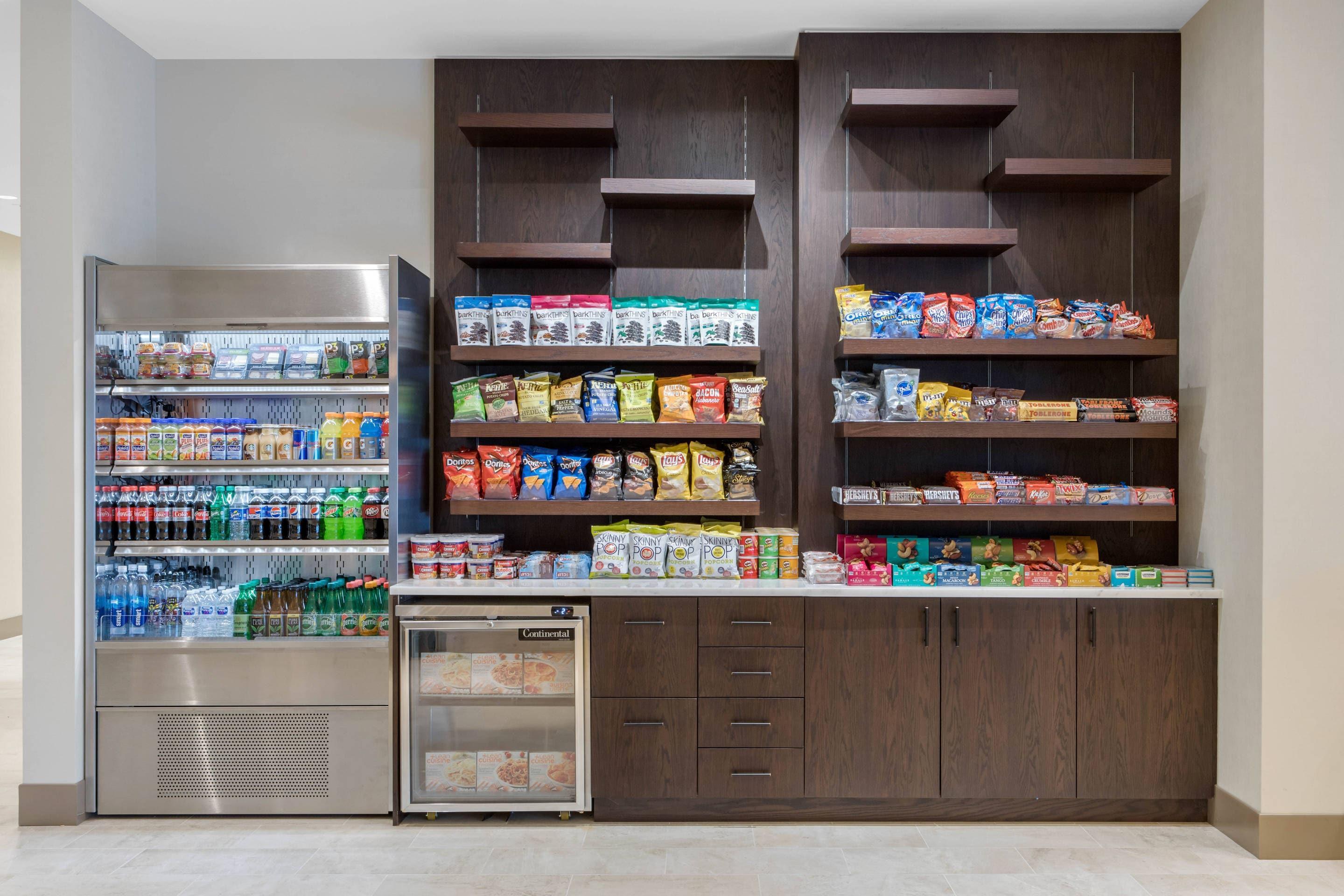 Hotel marketplace | Cambria Hotel College Park