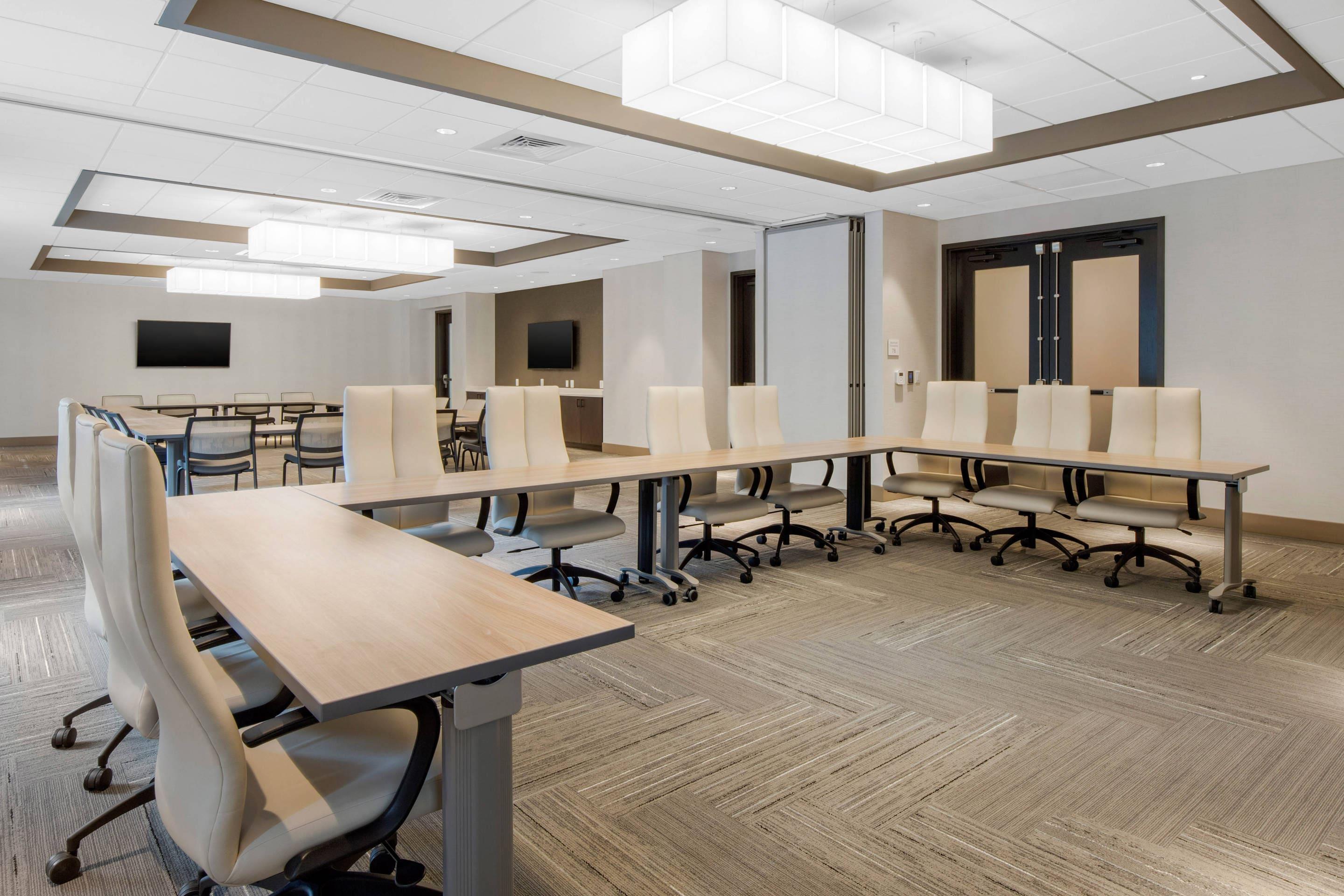 Large space for receptions, parties, anniversaries, and business meetings | Cambria Hotel College Park