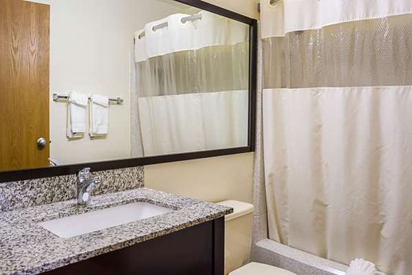  - Quality Inn & Suites Clackamas
