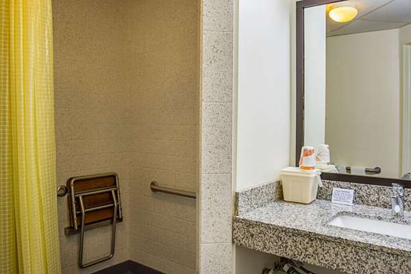  - Quality Inn & Suites Clackamas