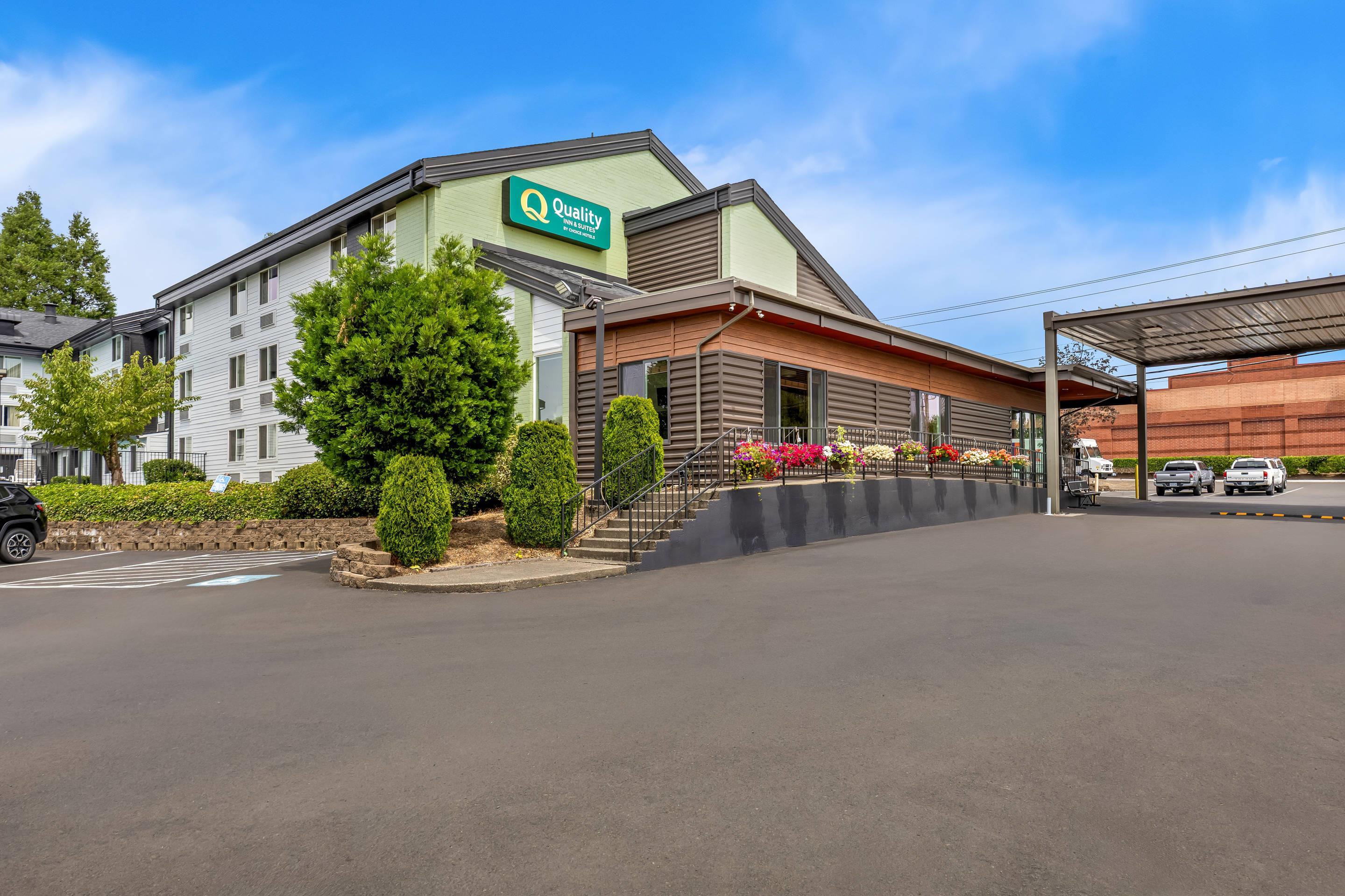 Hotel exterior | Quality Inn & Suites Clackamas – Portland