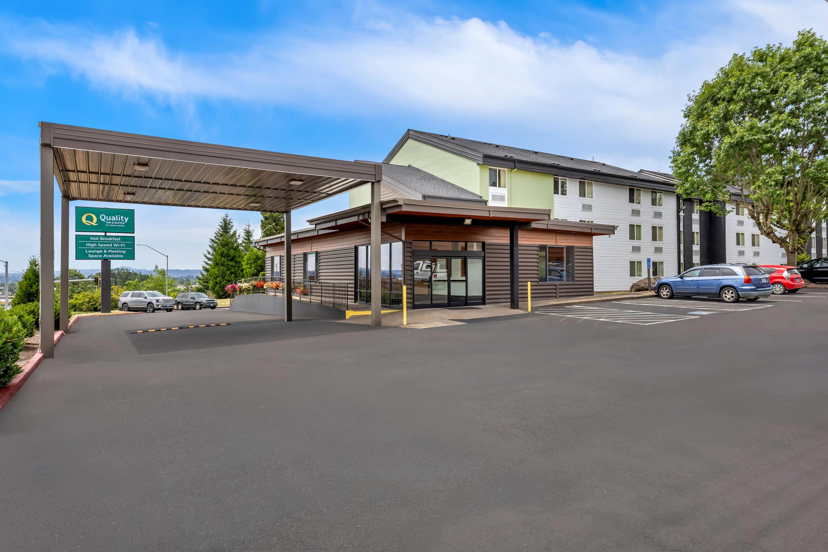 Hotel exterior | Quality Inn & Suites Clackamas – Portland