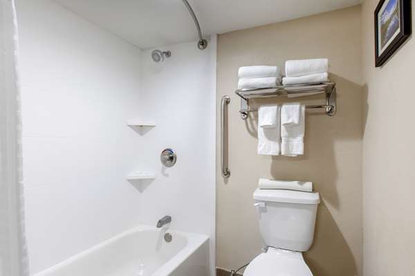  - Comfort Inn & Suites Lakeside