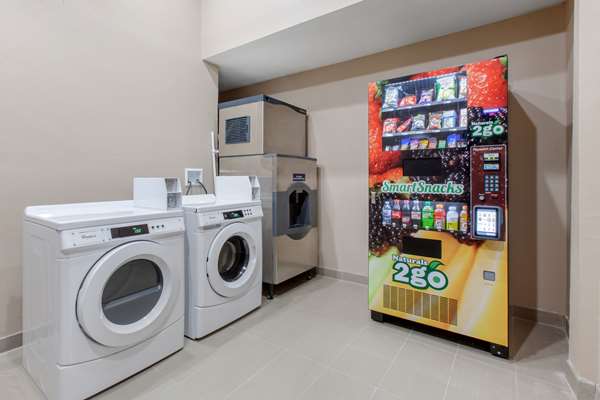 Amenities - Comfort Inn & Suites Lakeside