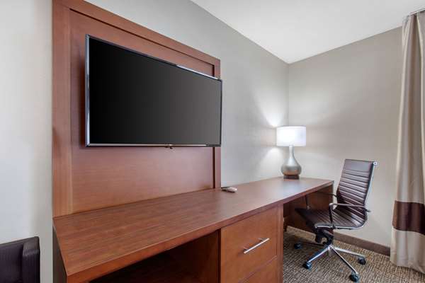  - Comfort Inn & Suites Lakeside