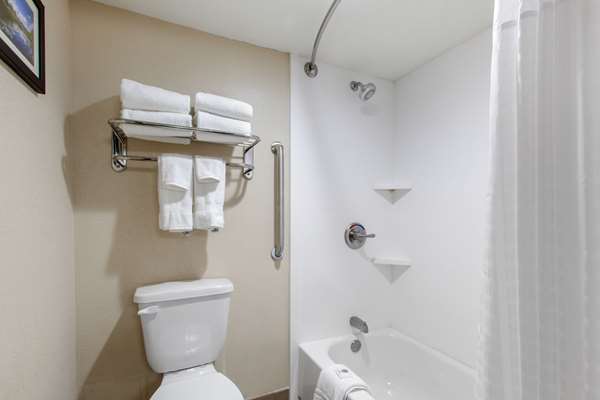  - Comfort Inn & Suites Lakeside