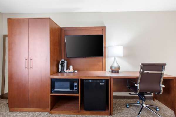  - Comfort Inn & Suites Lakeside