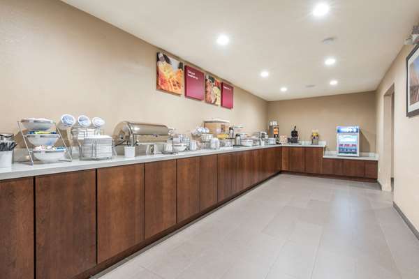 Amenities - Comfort Inn & Suites Lakeside