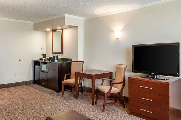 Suite - Comfort Inn & Suites Metairie - I-10, Exit 228