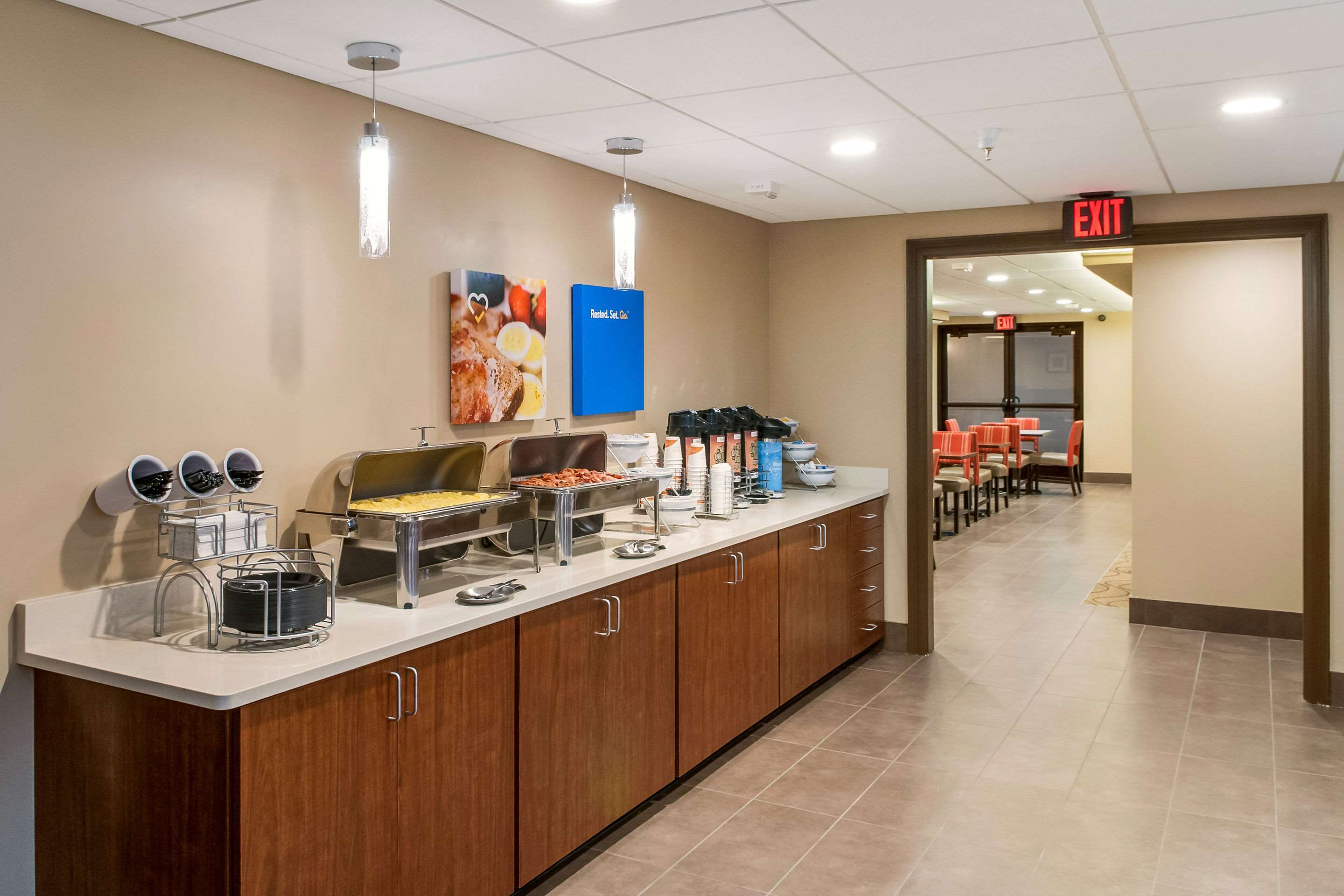 Breakfast area | Comfort Inn & Suites At Copeland Tower