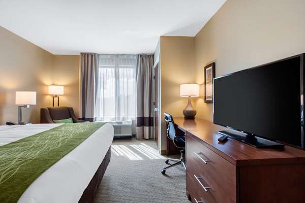  - Comfort Inn & Suites at CrossPlex Village Birmingham - I-20 & I-59, Exit 120