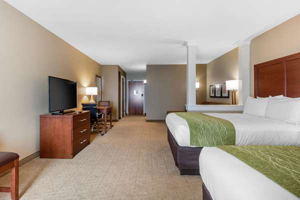 Suite - Comfort Inn & Suites at CrossPlex Village Birmingham - I-20 & I-59, Exit 120