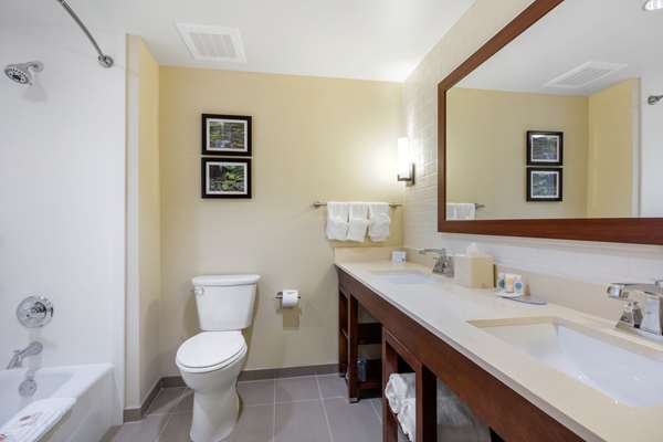  - Comfort Inn & Suites at CrossPlex Village Birmingham - I-20 & I-59, Exit 120