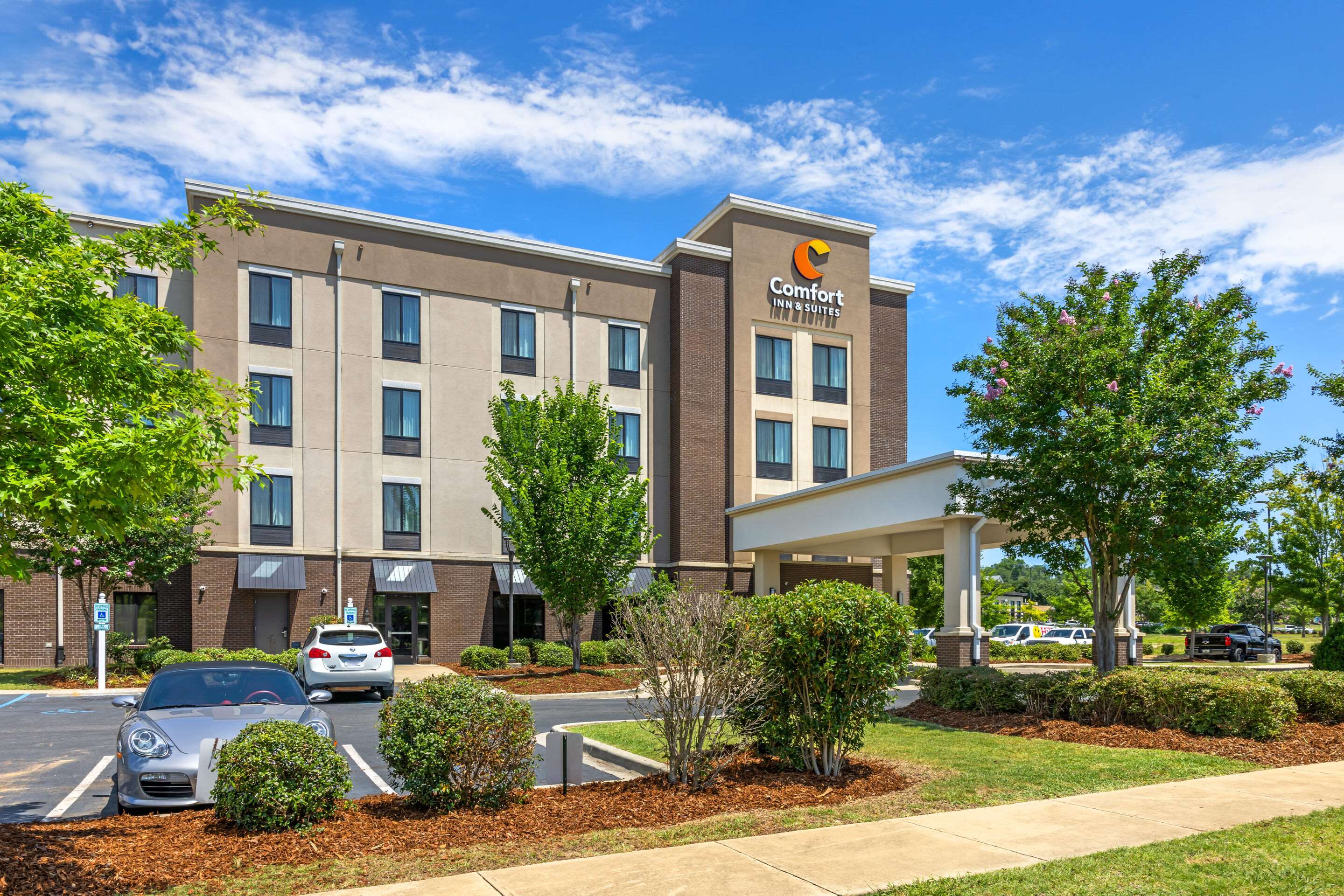 Hotel exterior | Comfort Inn & Suites at CrossPlex Village