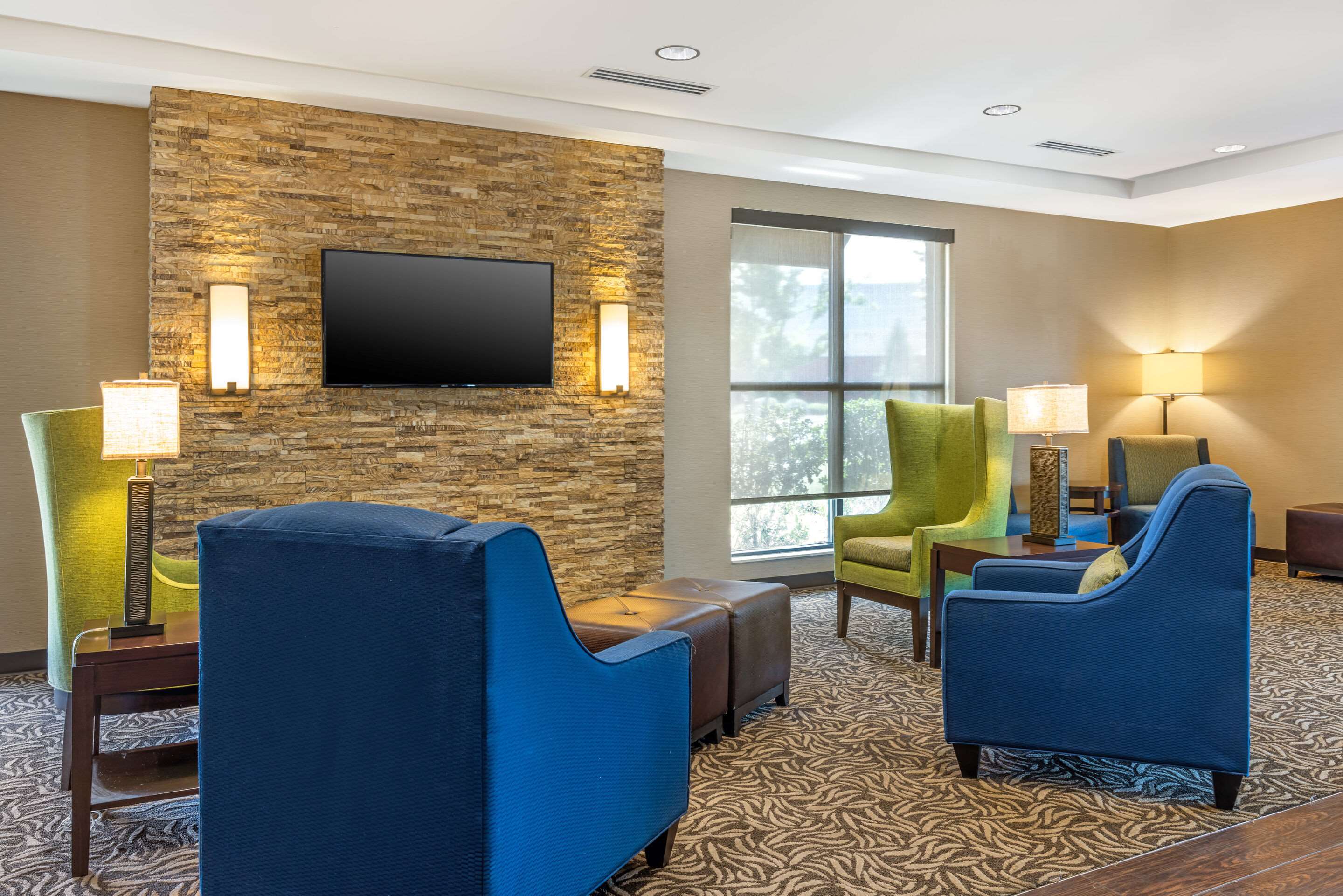 Hotel lobby | Comfort Inn & Suites at CrossPlex Village