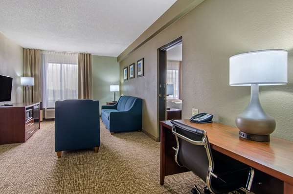 Suite - Comfort Inn & Suites Wichita