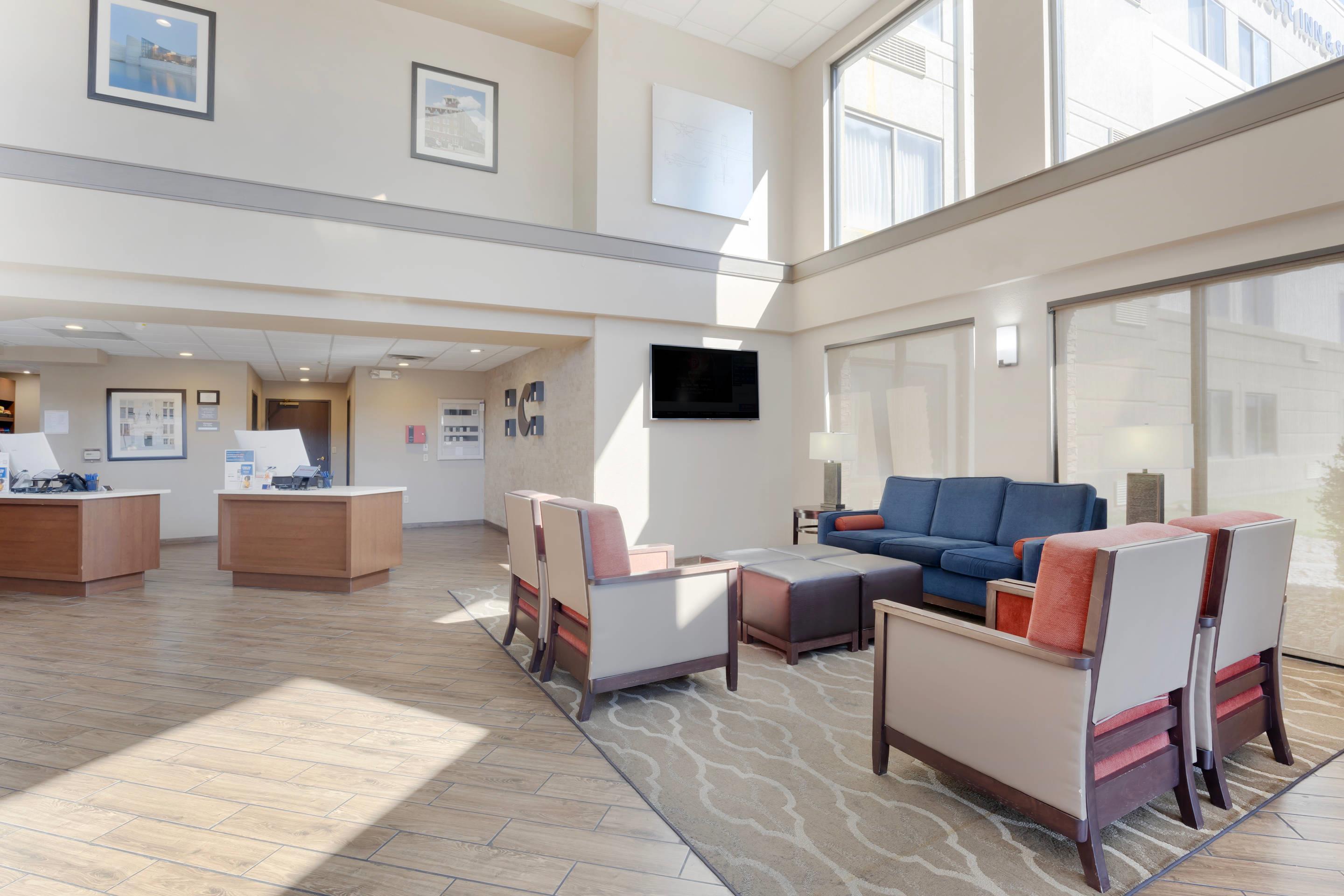 Hotel lobby | Comfort Inn & Suites