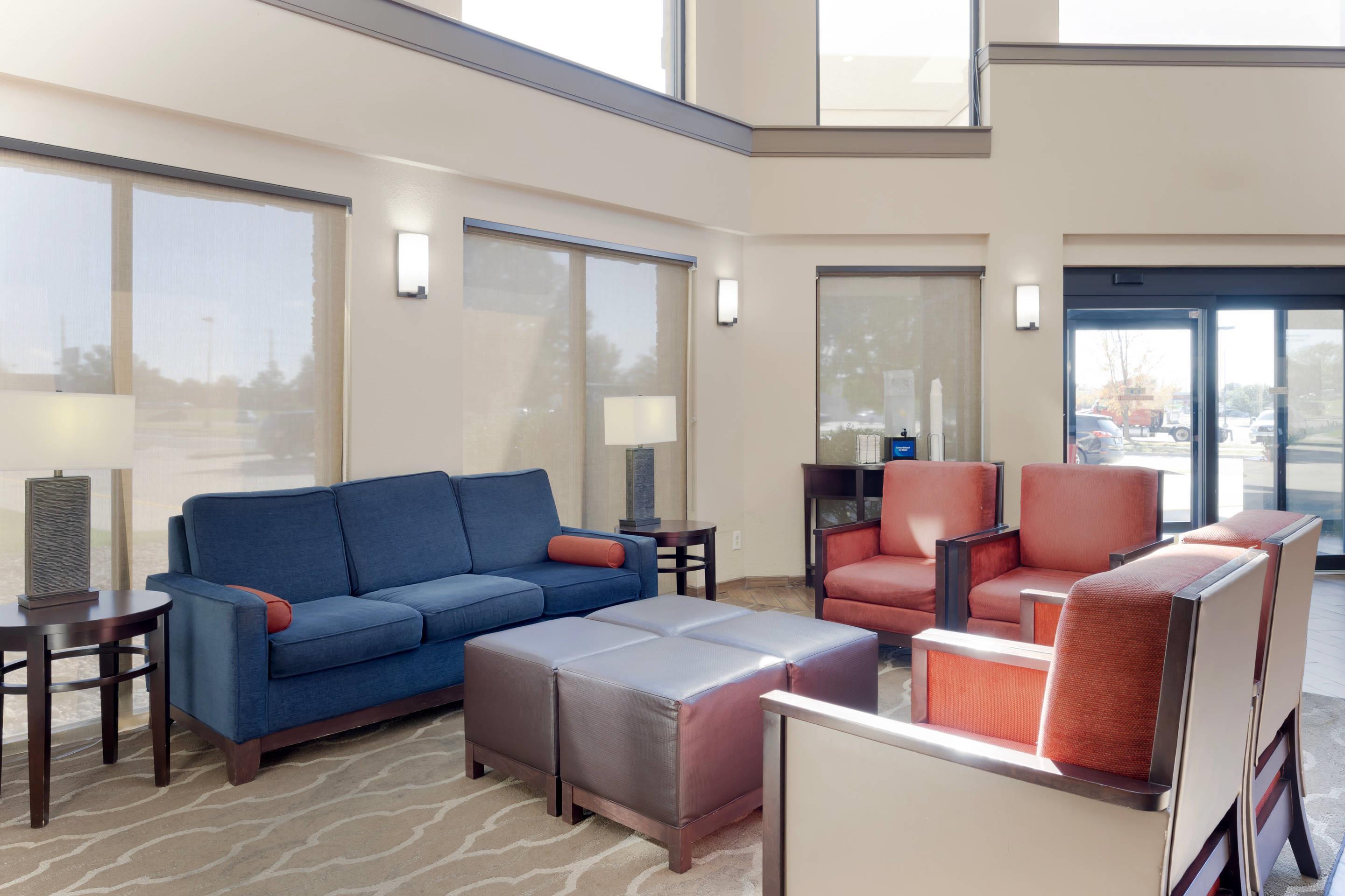 Hotel lobby | Comfort Inn & Suites
