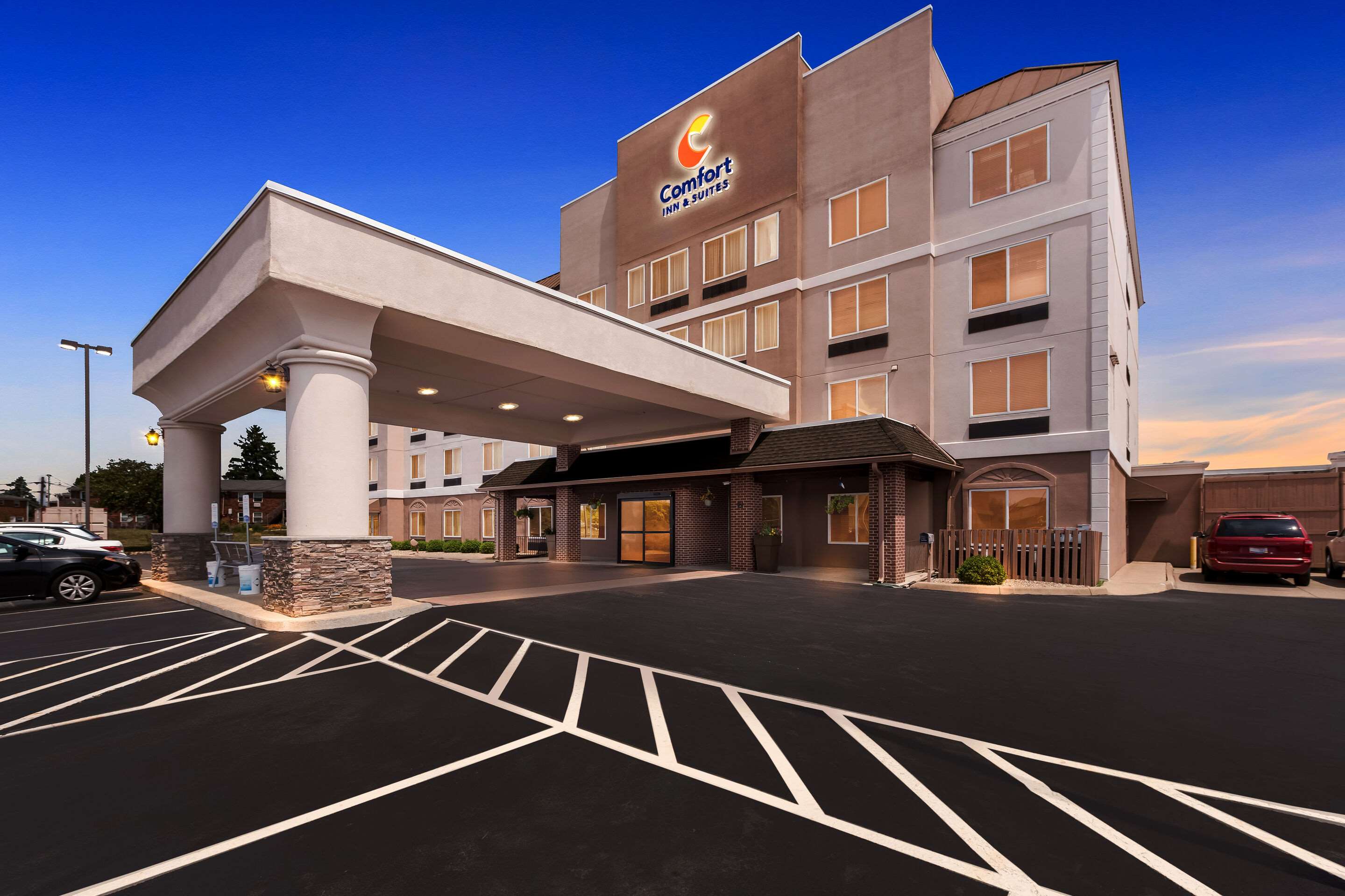 Hotel exterior | Comfort Inn & Suites