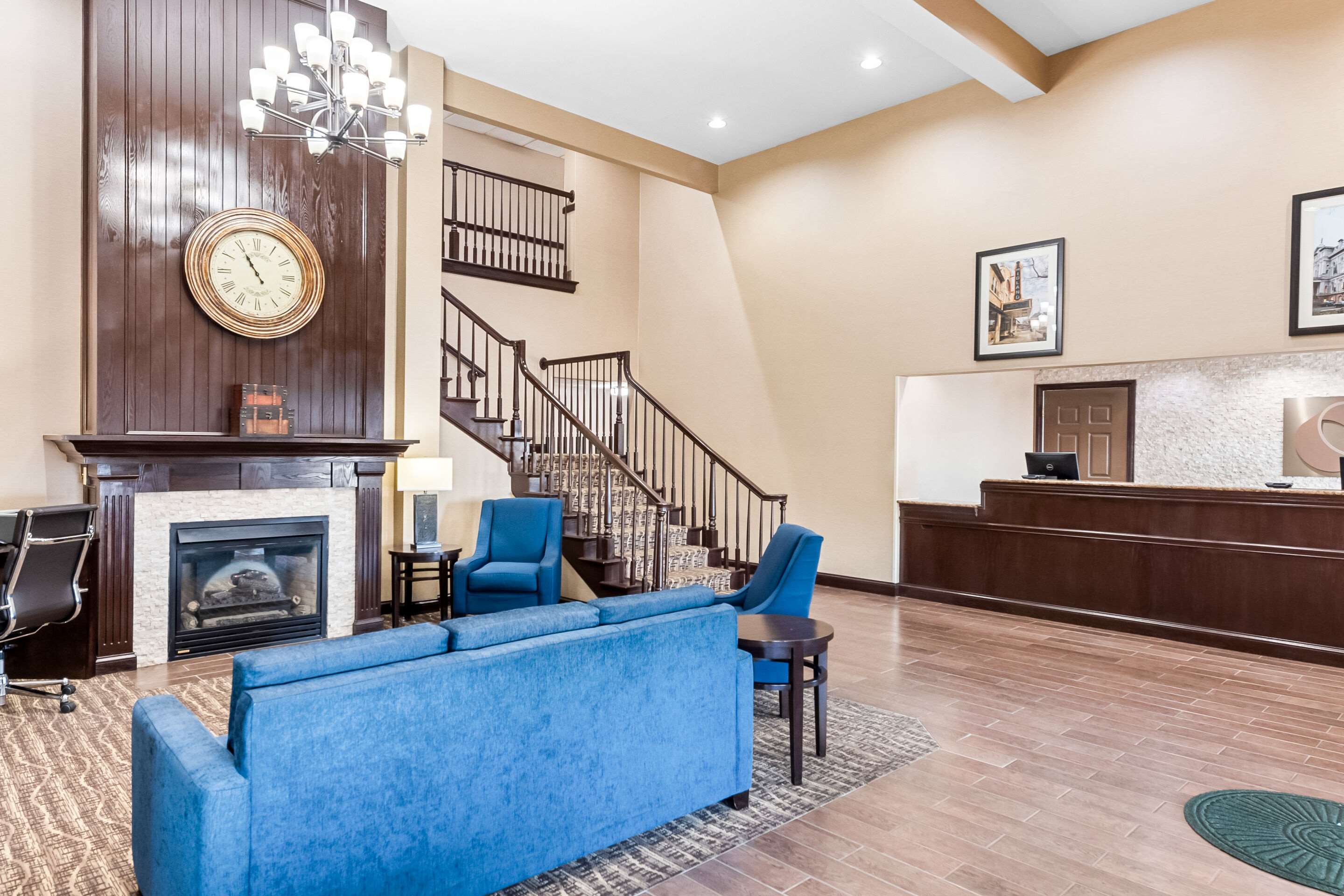 Hotel lobby | Comfort Inn & Suites