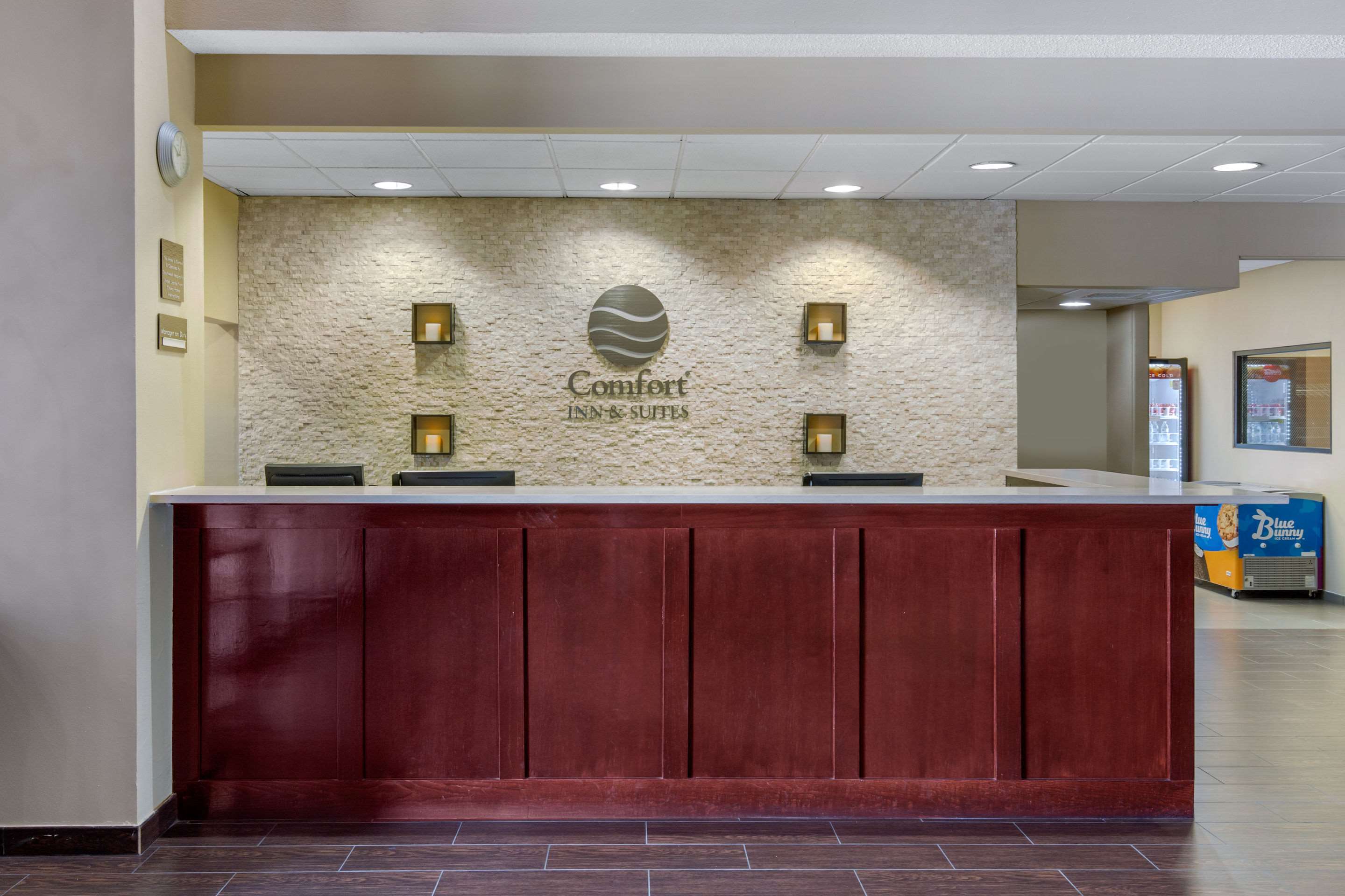 Front desk with friendly staff | Comfort Inn & Suites SW Houston Sugarland