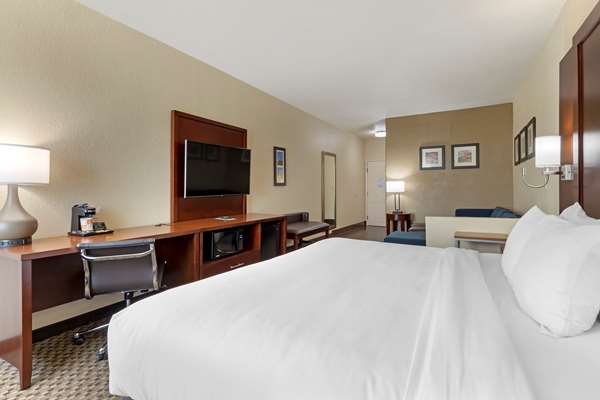 Suite - Comfort Inn & Suites Fiesta San Antonio - I-10, Exit 557