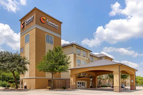 Exterior view - Comfort Inn & Suites Fiesta San Antonio - I-10, Exit 557