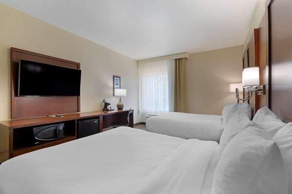  - Comfort Inn & Suites Fiesta San Antonio - I-10, Exit 557