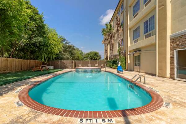 Pool - Comfort Inn & Suites Fiesta San Antonio - I-10, Exit 557