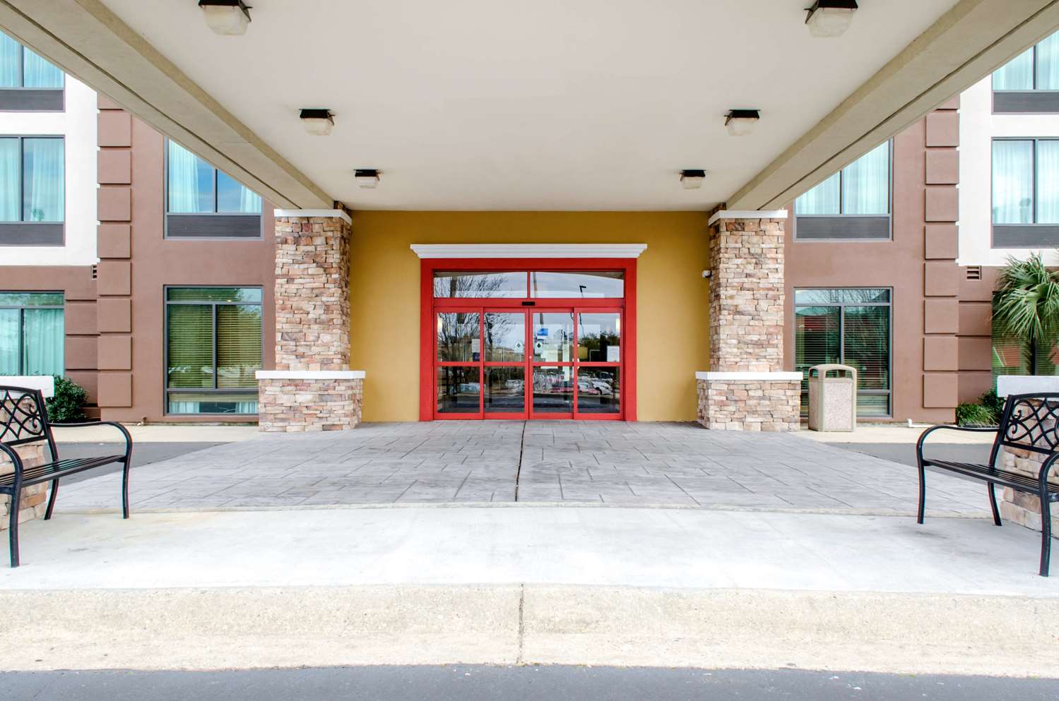Comfort Inn Suites D Iberville Ms See S Exterior View Comfort Inn Suites D Iberville